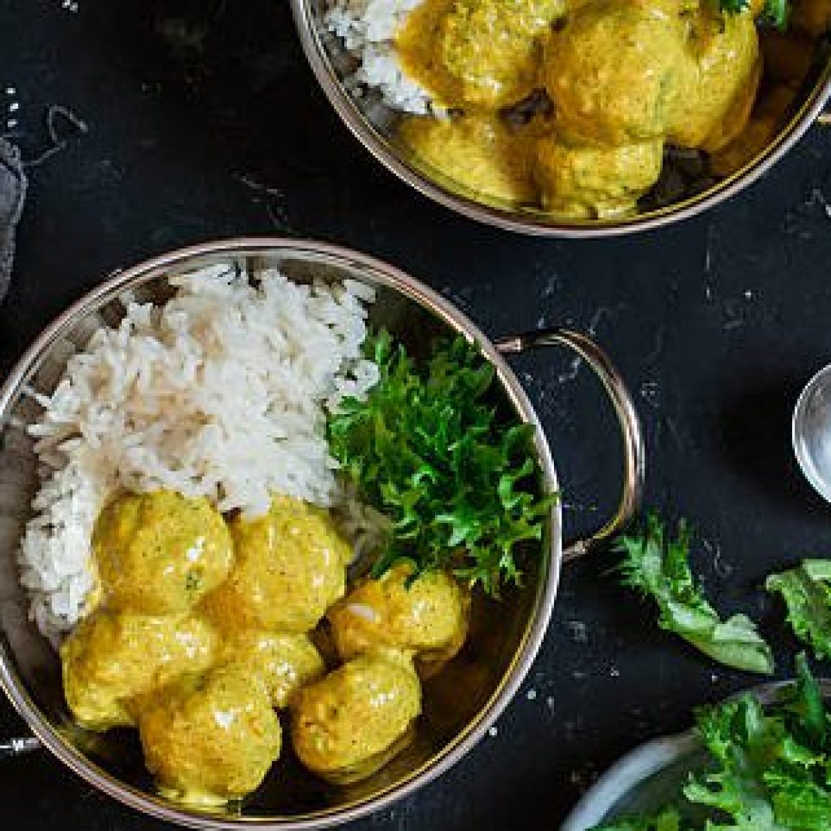 Albóndigas-quinoa-y-lentejas-en-curry-con-arroz