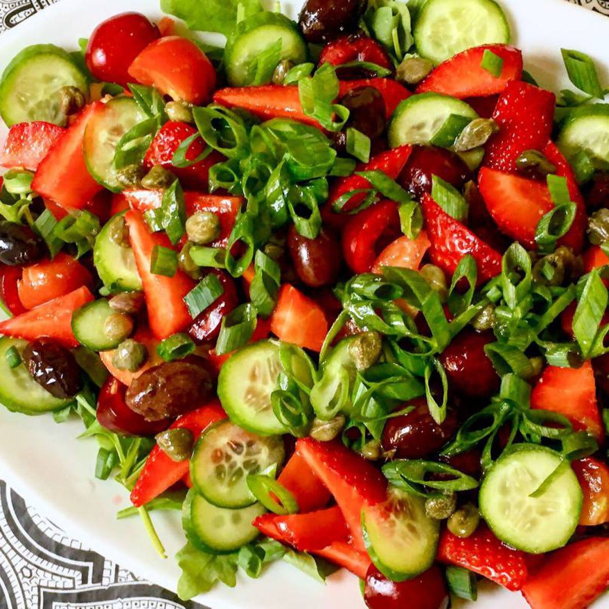 Ensalada-griega-tomate-pepino-olivas-anacardos-tostados