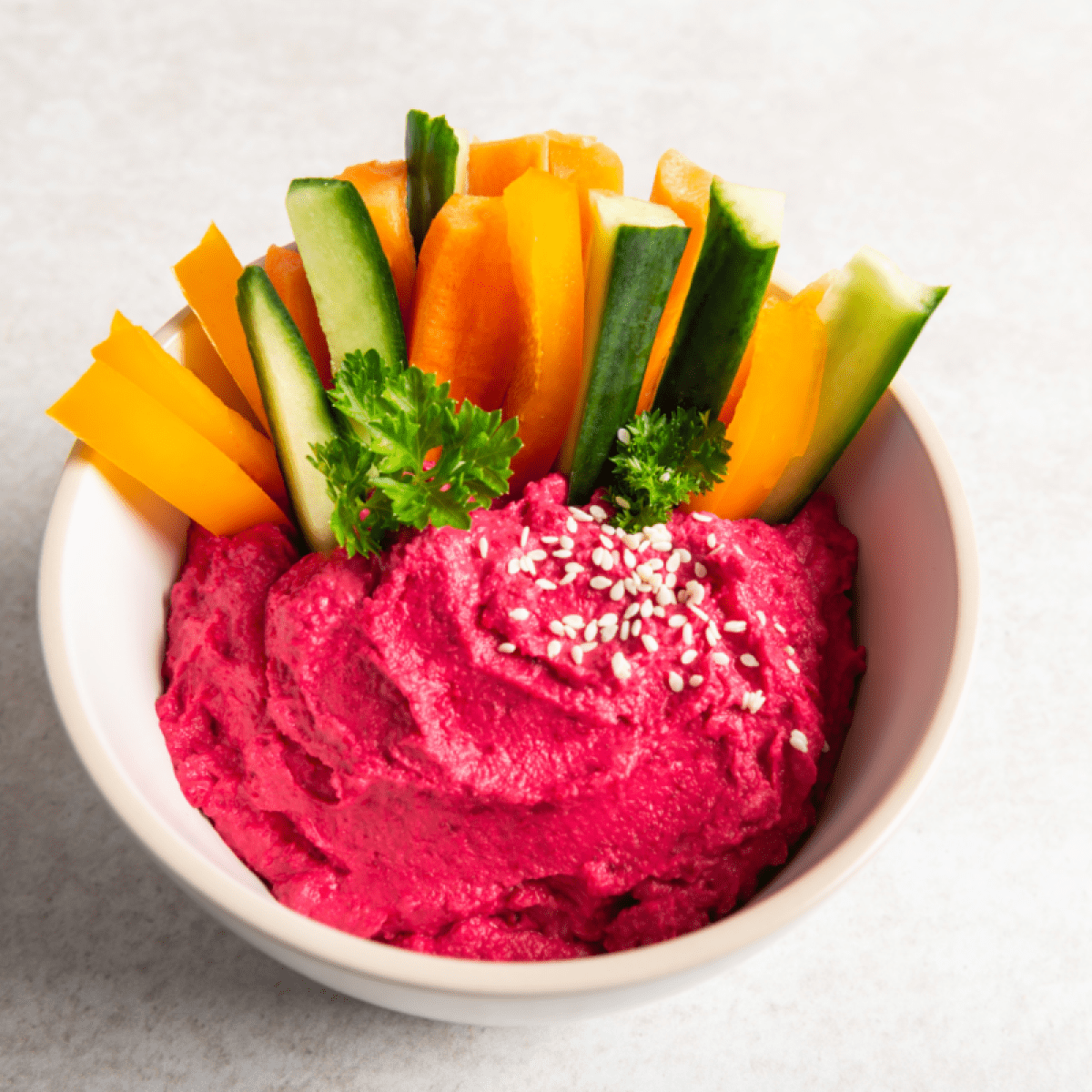 Hummus-remolacha-con-crudité