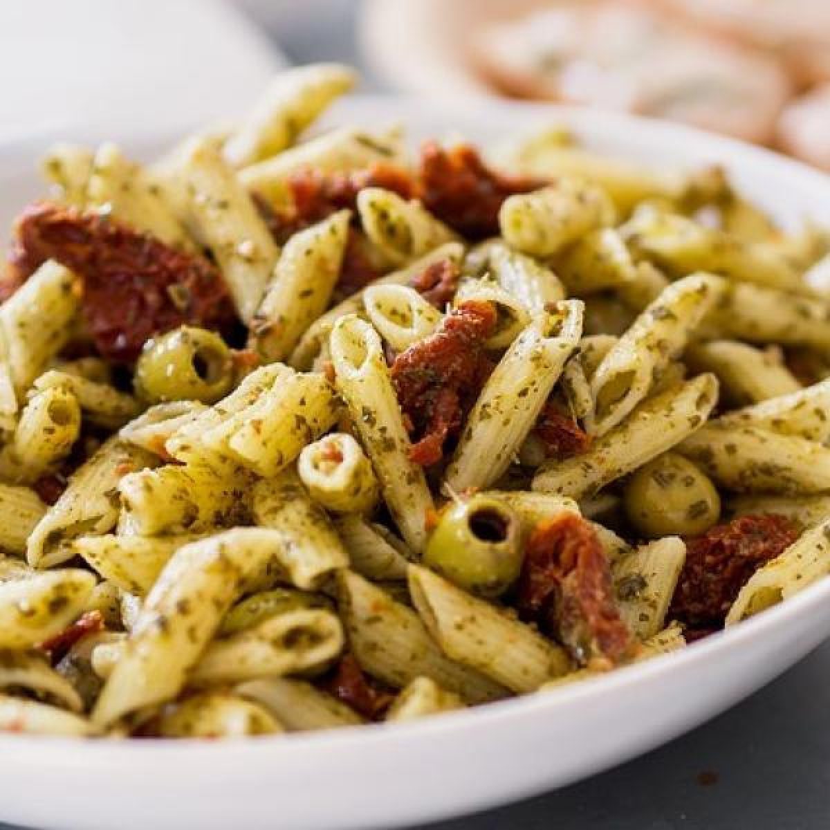 Pasta-pesto-rúcula-tomate-seco