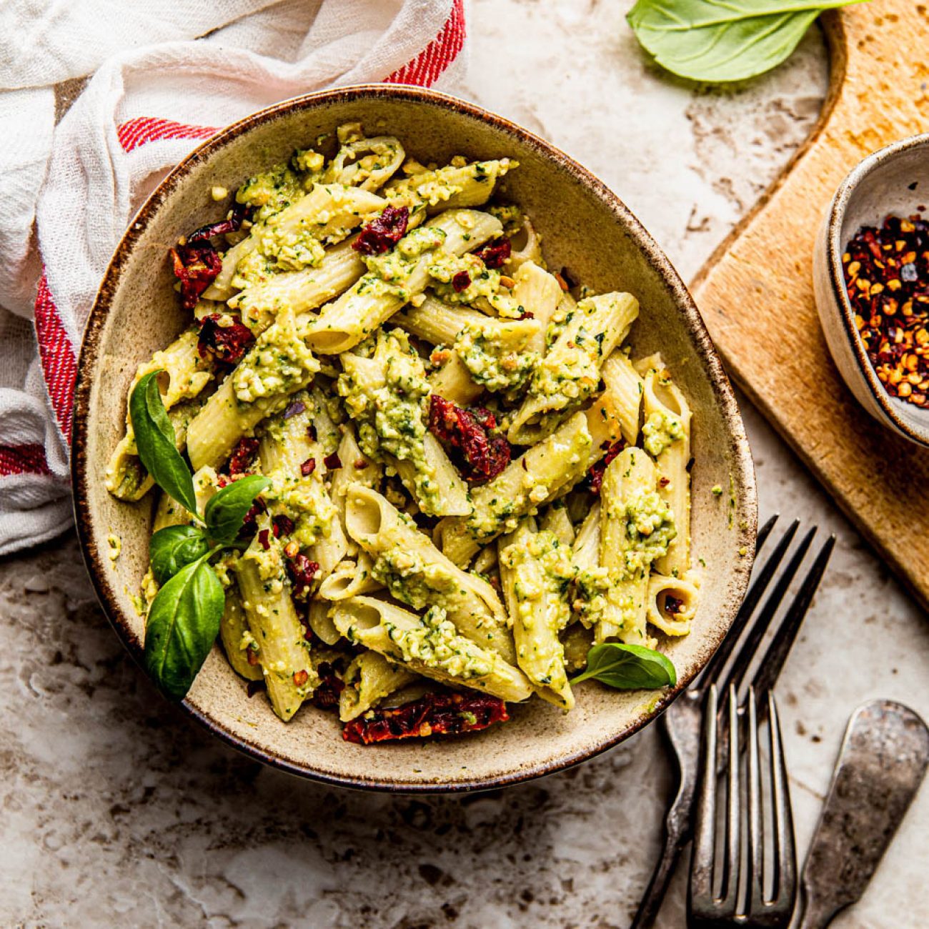 Vegan-Cashew-Pesto-Pasta-with-Sun-Dried-Tomatoes-Gluten-Freenatteats-3